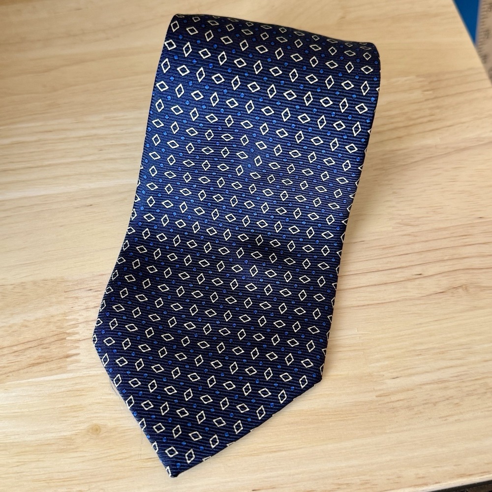 Lauren‎ Ralph Lauren Tie 100% Silk Navy Diamond Hand Finished 56.5in x 4in